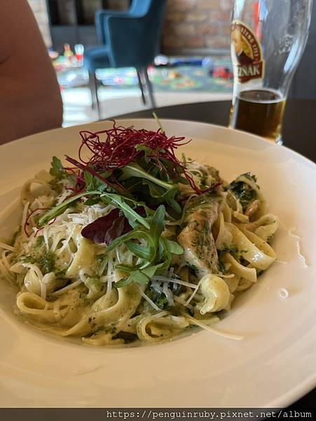 斯洛伐克slovakia布拉提斯拉瓦周遭城鎮餐廳推薦Reš 斯洛伐克slovakia布拉提斯拉瓦周遭城鎮餐廳推薦Reš