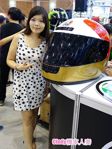 12 AGV 安全帽真的超大.JPG