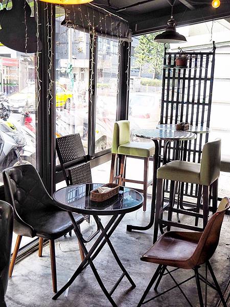 PATIO46_200106_0046.jpg PATIO46_200106_0046.jpg