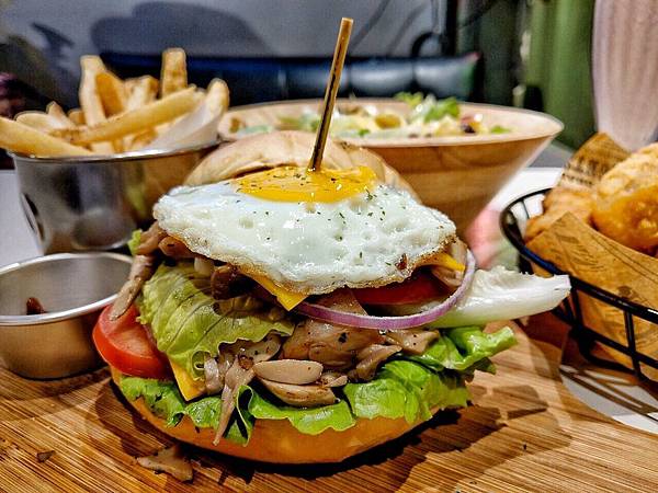 PATIO46_200106_0014.jpg PATIO46_200106_0014.jpg