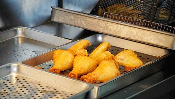 LINE_ALBUM_搞什麼灰雞益民店_221006_25.jpg LINE_ALBUM_搞什麼灰雞益民店_221006_25.jpg