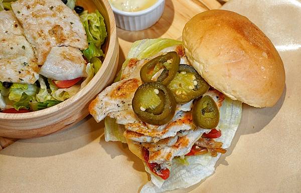 LINE_ALBUM_漢堡門徒 竹南店_240314_12.jpg