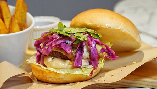 LINE_ALBUM_漢堡門徒 竹南店_240314_3.jpg