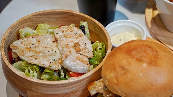 LINE_ALBUM_漢堡門徒 竹南店_240314_8.jpg