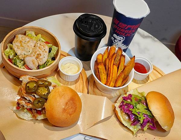 LINE_ALBUM_漢堡門徒 竹南店_240314_27.jpg