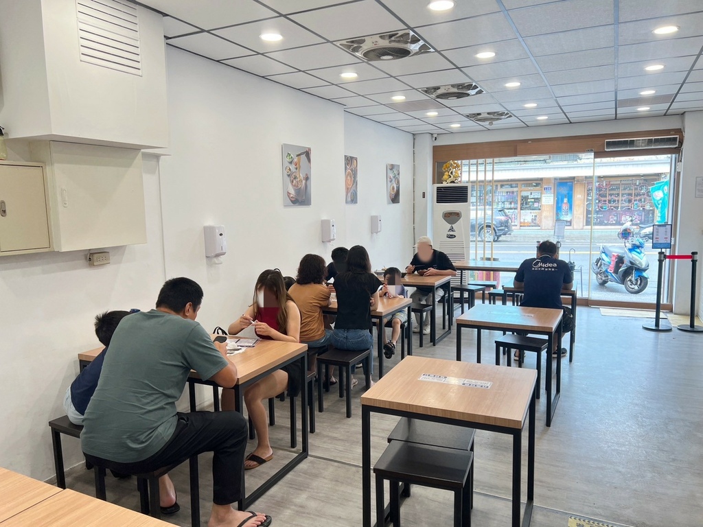 LINE_ALBUM_王爺王肉羹太平店_250528_36.jpg