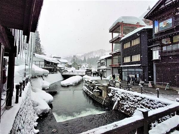 日本東北秘境=大正ロマンの湯の町= 銀山溫泉  神隱少女湯屋