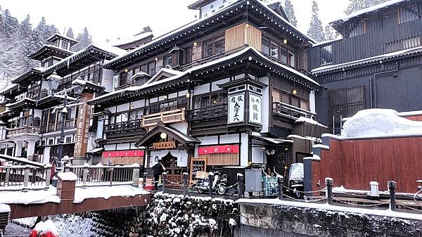 日本東北秘境=大正ロマンの湯の町= 銀山溫泉  神隱少女湯屋