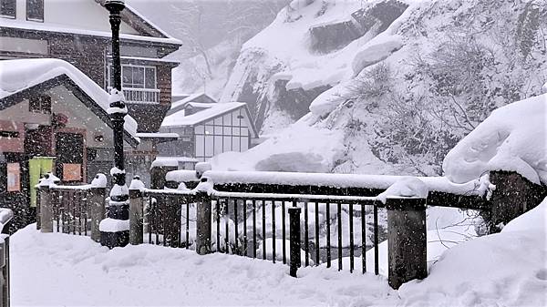 日本東北秘境=大正ロマンの湯の町= 銀山溫泉  神隱少女湯屋