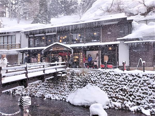 日本東北秘境=大正ロマンの湯の町= 銀山溫泉  神隱少女湯屋