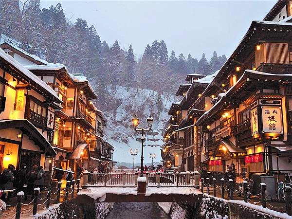 日本東北秘境=大正ロマンの湯の町= 銀山溫泉  神隱少女湯屋