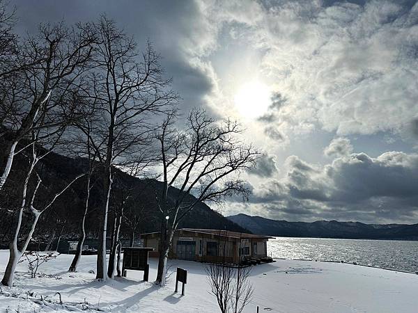 東北賞雪行>十和田湖.現代美術館.銀山溫泉.青森屋.乃之風.