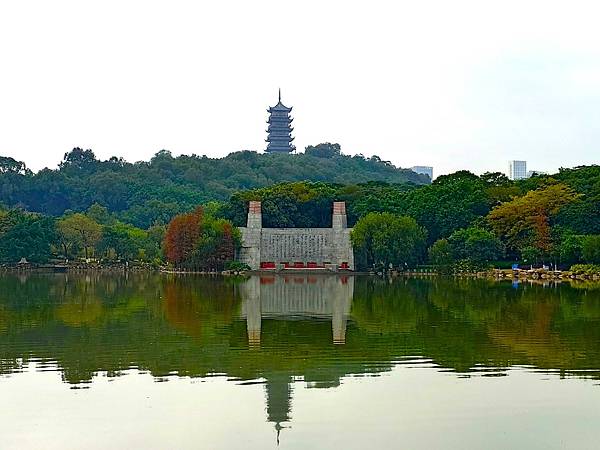 訪友吃喝ing【千燈湖公園.燈湖西街.礌崗公園】岭南逸品.桂