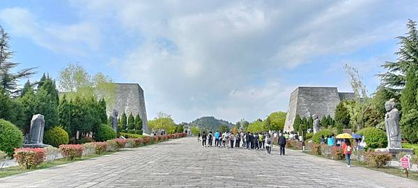 關中文化教育之旅=袁家村.陝西乾陵(武則天.唐高宗).陝西寶