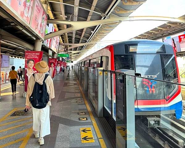 日本黃金週的泰國渡假遊/自由行=美功鐵道市場.杜拉拉水上市場