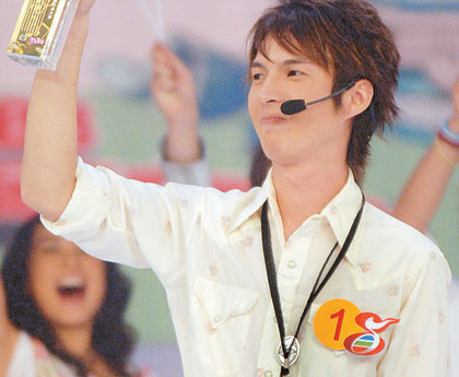 马来西亚的astro新秀季军曾洁钰爆冷,成为首位以季军姿态在海外比赛