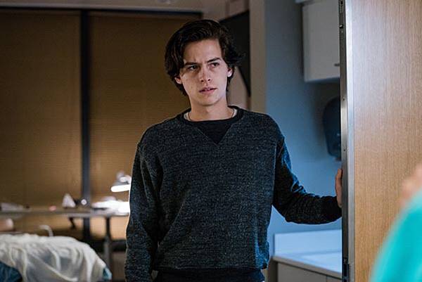 有雷影評 愛上觸不到的你five Feet Apart 渴望被愛的人碰觸就像呼吸一樣自然 肉尹的觀影日常 痞客邦