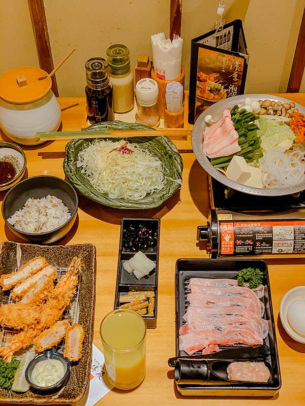高雄美食勝博殿大立店季節限定濃厚泡菜火鍋 廣島牡蠣 Penny Fu 呷飽飽 痞客邦 高雄美食勝博殿大立店季節限定濃厚泡菜火鍋 廣島牡蠣 Penny Fu 呷飽飽 痞客邦