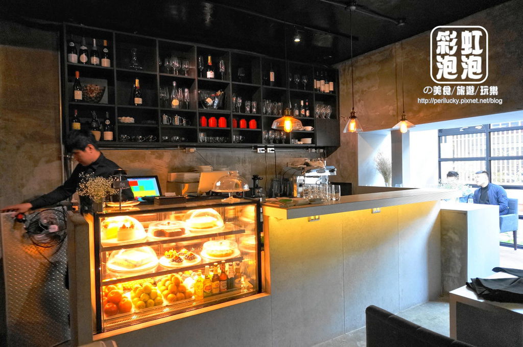 4.偷偷-內部空間.jpg 4.偷偷-內部空間.jpg