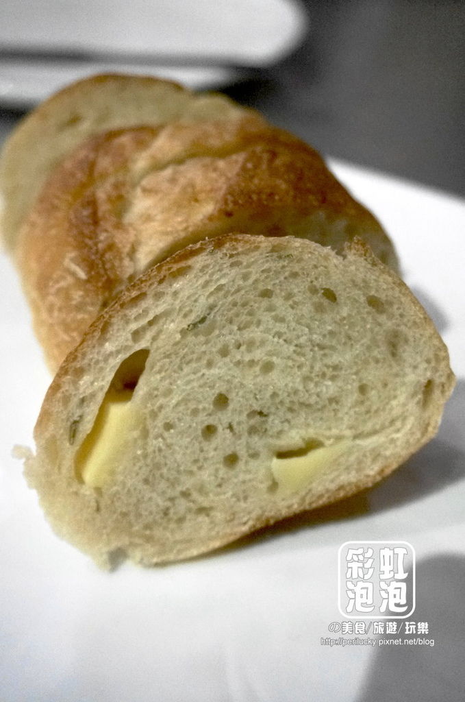 15.偷偷-餐前麵包.jpg 15.偷偷-餐前麵包.jpg