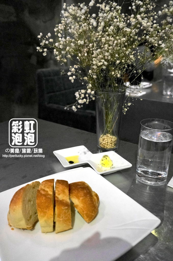 14.偷偷-餐前麵包.jpg 14.偷偷-餐前麵包.jpg