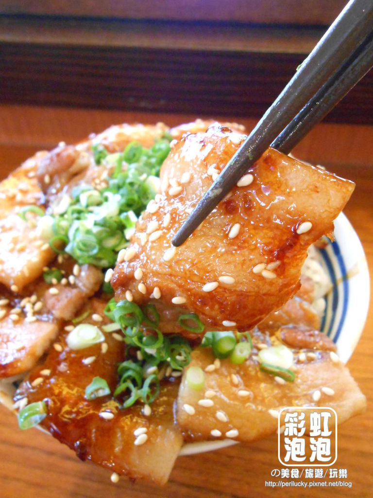 20.信兵衛-燒肉丼特寫.jpg