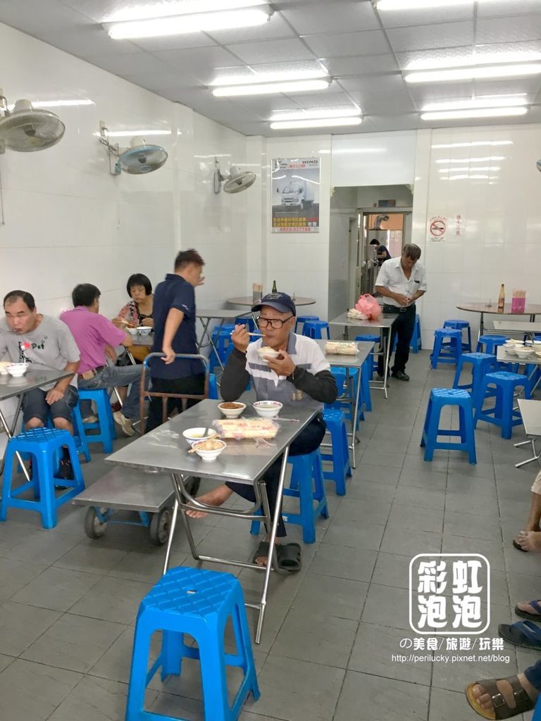 3.魚市場爌肉飯-內部空間.jpeg