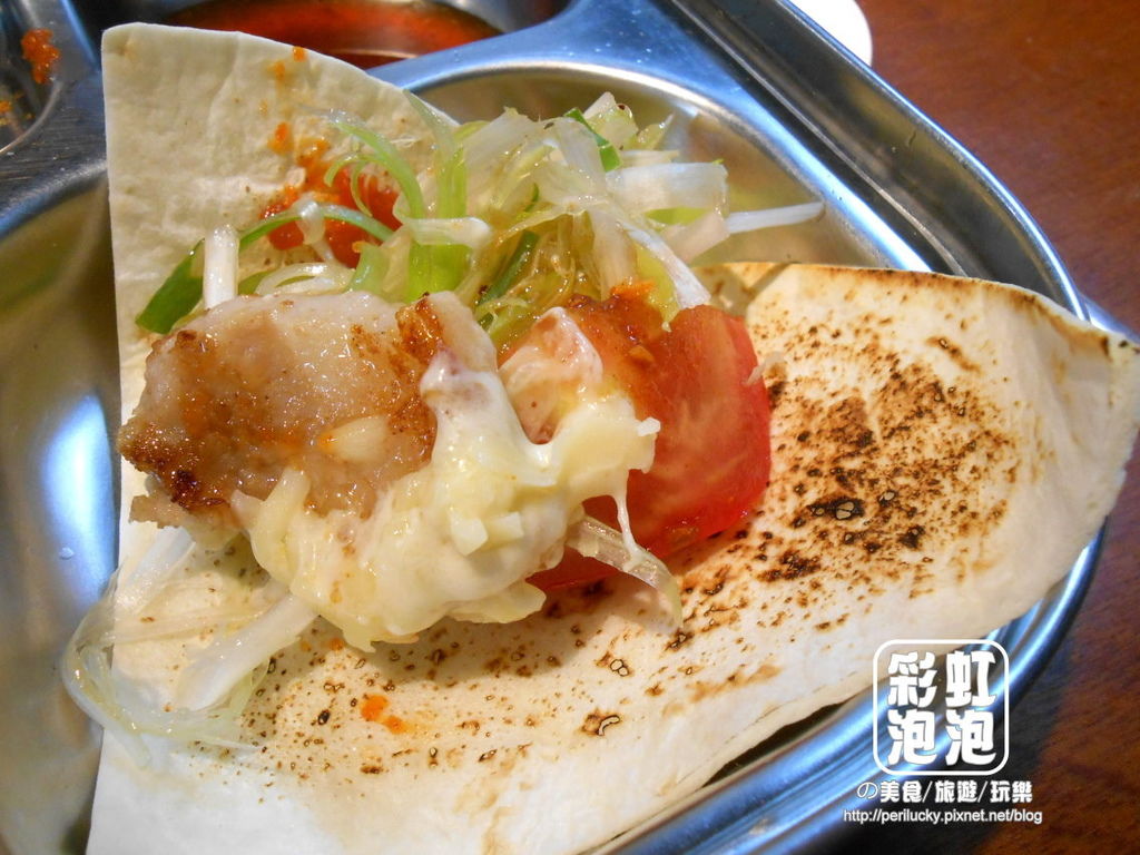 24.菜豚屋台中精誠店-墨西哥餅皮包三層肉.jpg 24.菜豚屋台中精誠店-墨西哥餅皮包三層肉.jpg