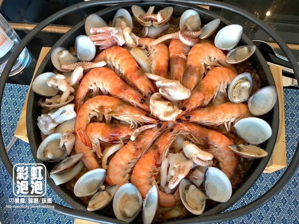 13. K%26;M Bistro Tapas-西班牙海鮮燉飯.jpg