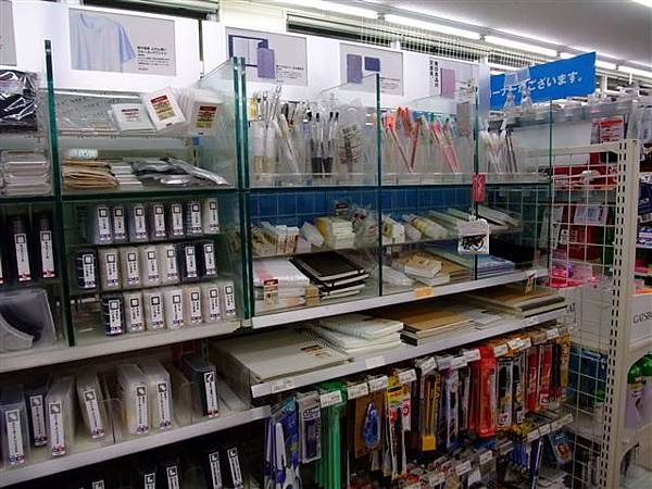 便利商店裡的無印良品文具區