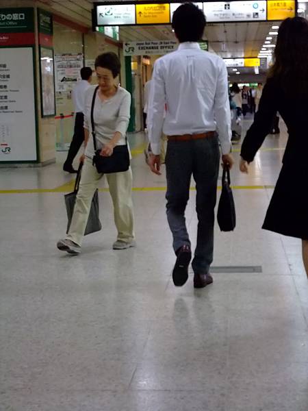 東京男人褲子很緊系列之二