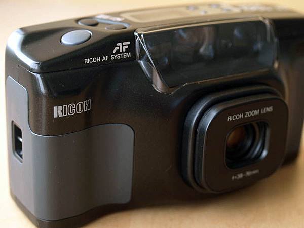 Ricoh TF-900 zoom