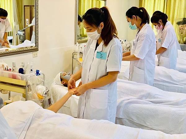 乙級模擬考護膚_190821_0027.jpg 乙級模擬考護膚_190821_0027.jpg