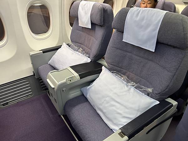 20240804 國籍航空最爛商務艙 華航波音737-800 20240804 國籍航空最爛商務艙 華航波音737-800