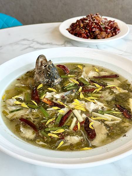 =台北市信義區=【鵝川】酸菜魚界的LV!山泉水養殖的鱸魚肉超 =台北市信義區=【鵝川】酸菜魚界的LV!山泉水養殖的鱸魚肉超