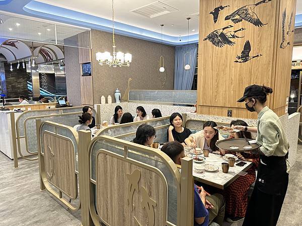 =台北市信義區=【鵝川】酸菜魚界的LV!山泉水養殖的鱸魚肉超 =台北市信義區=【鵝川】酸菜魚界的LV!山泉水養殖的鱸魚肉超