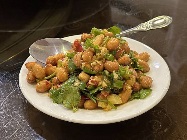 =台北市大安區=【驥園川菜餐廳】12小時精燉土雞湯黏嘴鮮甜,