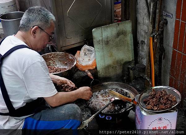 仁愛市場前土地公廟旁的乾麵店 (8).JPG