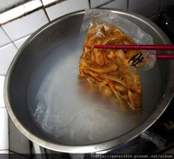 蕃薯好牛溫體牛肉湯專賣店的冷凍料理包 (4).JPG