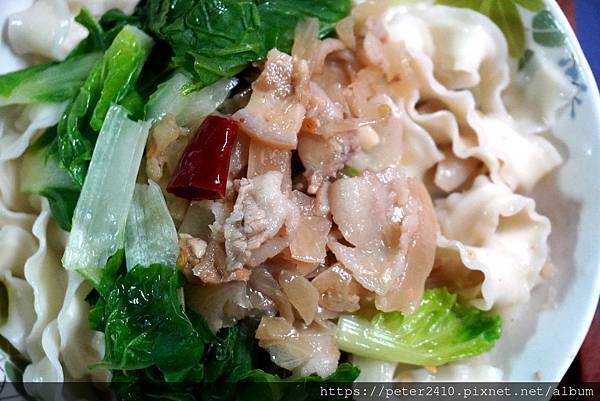 東北之家酸菜白肉鍋｜酸菜豬五花拌麵 (5).JPG