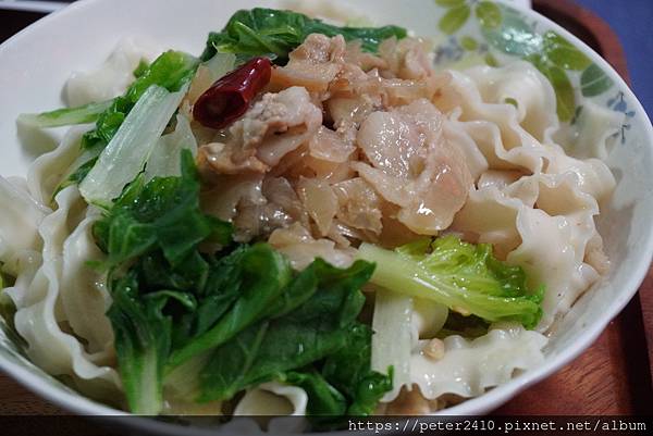 東北之家酸菜白肉鍋｜酸菜豬五花拌麵 (6).JPG