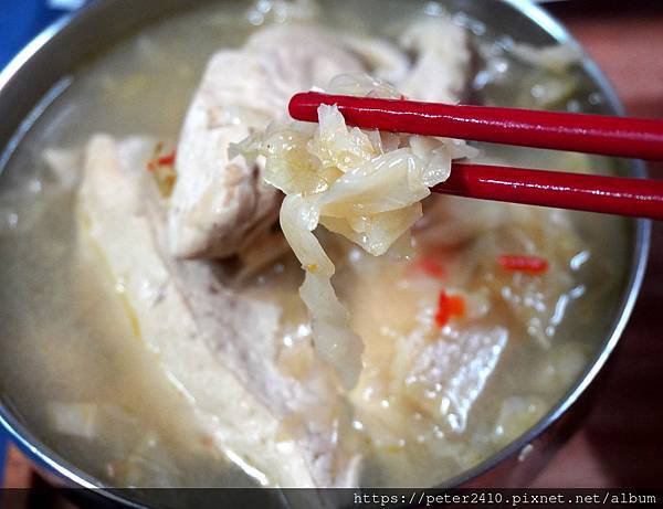 東北之家酸菜白肉鍋｜酸菜豬五花拌麵 (11).JPG