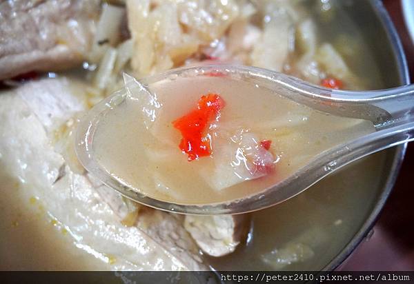 東北之家酸菜白肉鍋｜酸菜豬五花拌麵 (12).JPG