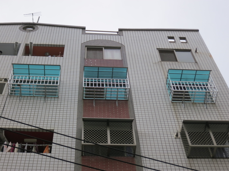 1070427523_x.jpg 1070427523_x.jpg