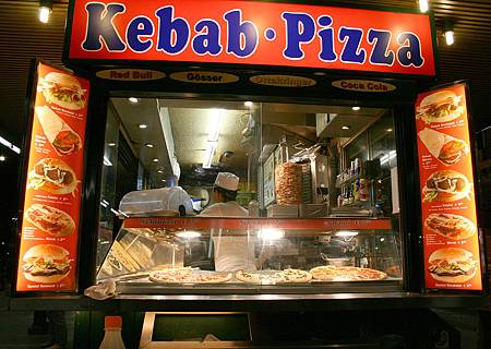 Wien_Bellaria_Kebab_Pizza_Dez2006