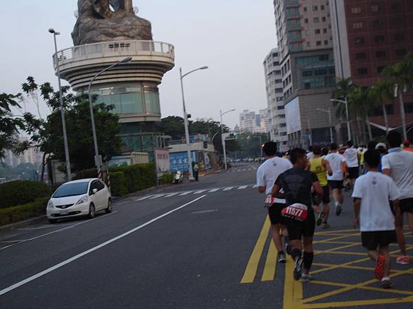 2013 Run to Love冬季公益路跑賽 (4).JPG