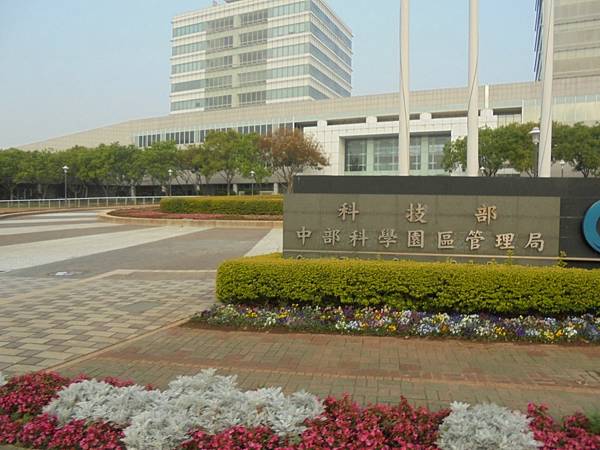 DSC07942(001).jpg DSC07942(001).jpg