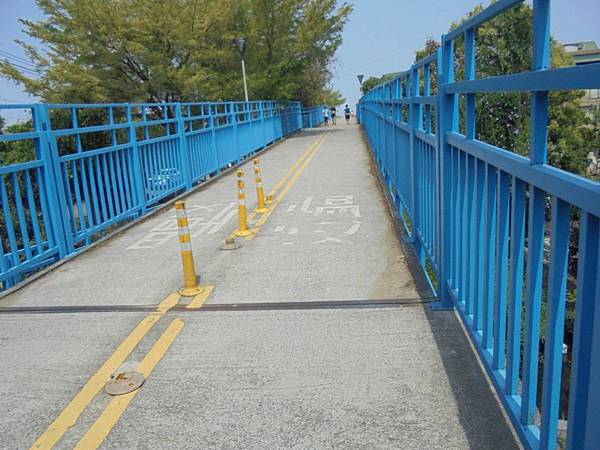 DSC07980(001).jpg DSC07980(001).jpg