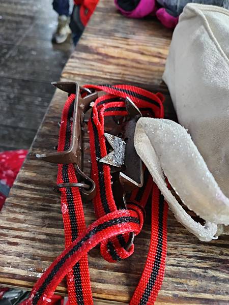 20250319困守嘉明山屋