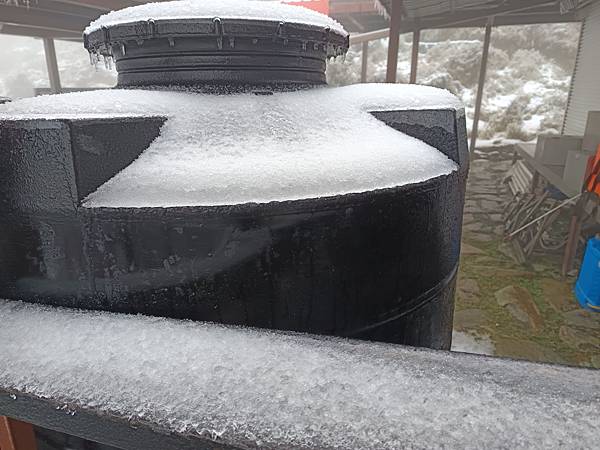 20250319困守嘉明山屋